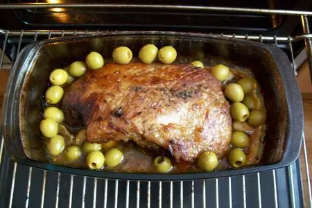 Мясо по-гречески...а по-русски просто "свинья в апельсинах": шаг 7