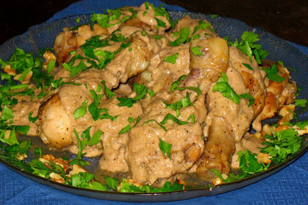 Курица в соусе из грецких орехов: шаг 8