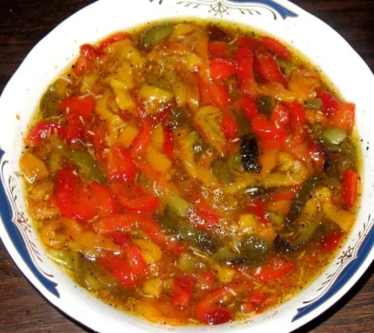 Салат из запечёной паприки (salata me psites piperies): шаг 4