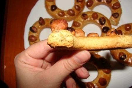 Песочные кольца и печенье с  начинкой из варёной сгущёнки.: шаг 3