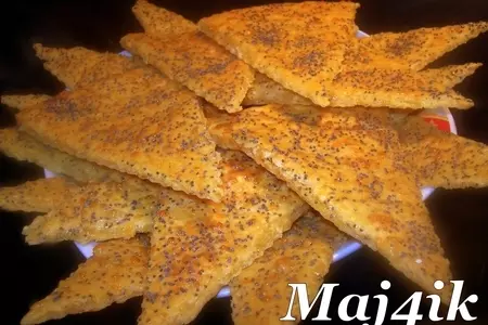 Закуска "сырные треугольнички с маком": шаг 7