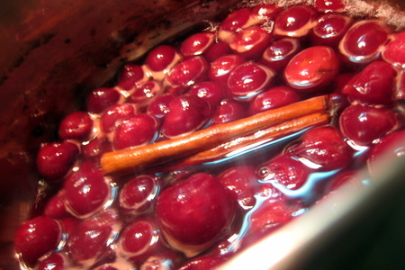 Зразы из утки с креветками под вишневым соусом.: шаг 4
