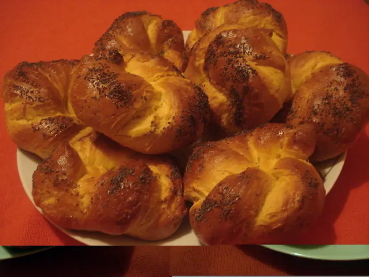 Булочки  с шафраном и маком: шаг 3
