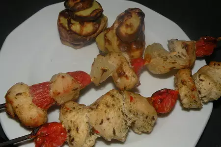 Куриный шашлык  в  мятном йогурте и картофельными башенками.: шаг 8