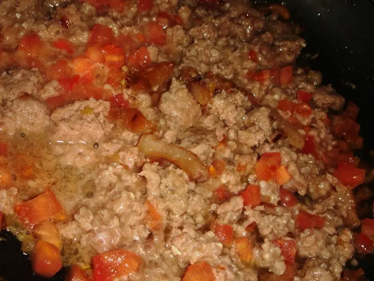 Пенне с мясным соусом и яйцом "пашот": шаг 3