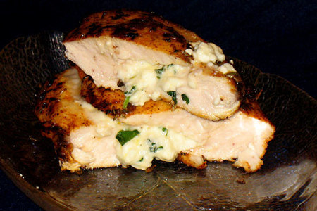 Кармашки из куриной грудки с сыром фета и базиликом: шаг 6