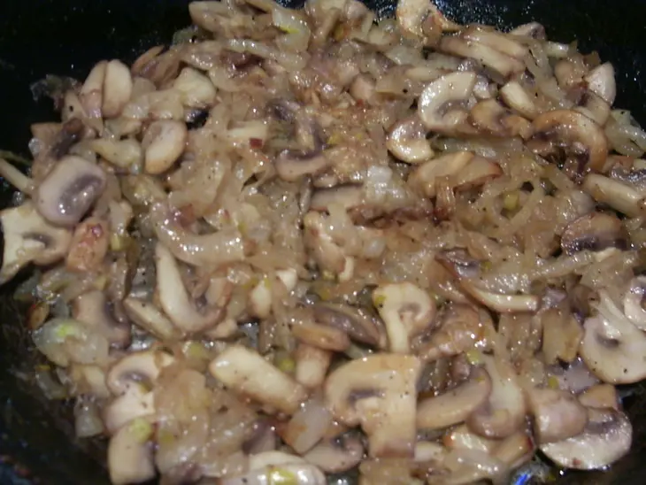 Флан с грибами и луком: шаг 2