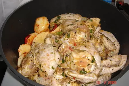Маринованные куриные куски запечёные с картошкой: шаг 4