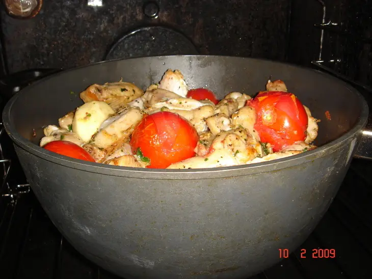Маринованные куриные куски запечёные с картошкой: шаг 6