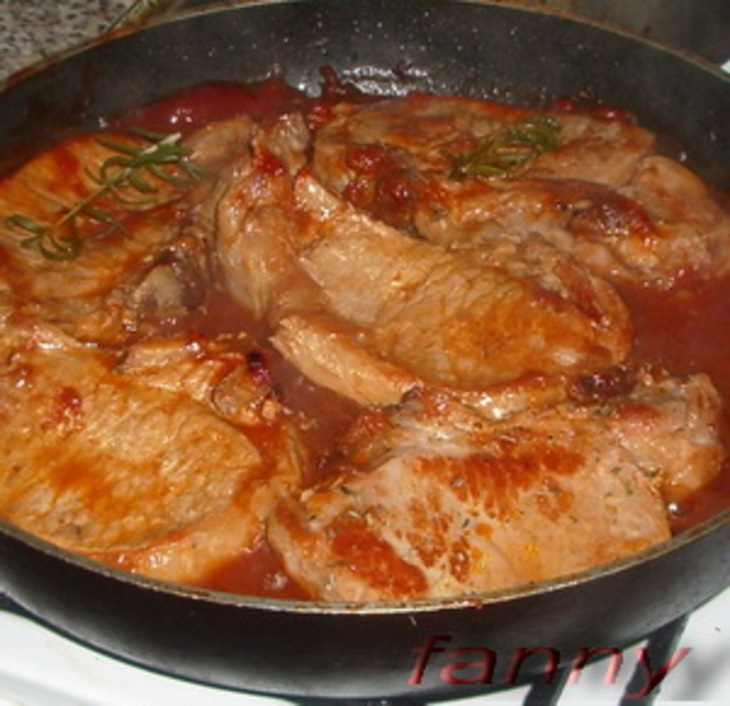 Свиная корейка в томатно-винном соусе (для отважного принца): шаг 3