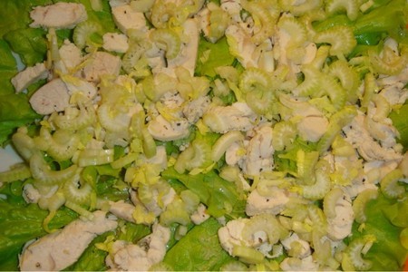 Салат из куриного филе с мандаринами.: шаг 2