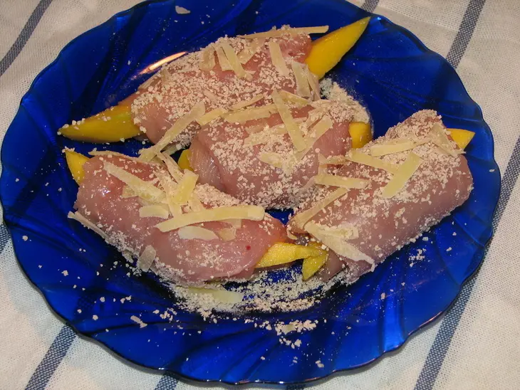 Куриное филе с сочным манго и сырными чипсами: шаг 3