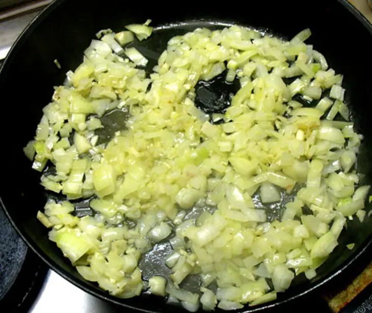 Пикантное мясо индейки с артишоками и оливками: шаг 3