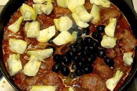 Пикантное мясо индейки с артишоками и оливками: шаг 6