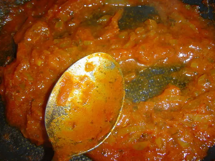 Currywurst-жареные колбаски с соусом карри: шаг 1