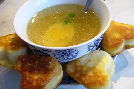 Бульон с приворотной травой и оладушки с благородным сердцем к нему: шаг 6