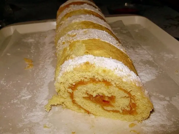 Быстрый рулет с яблоками: шаг 1
