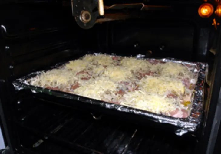 Окорочка запеченные с грибами и сыром: шаг 5