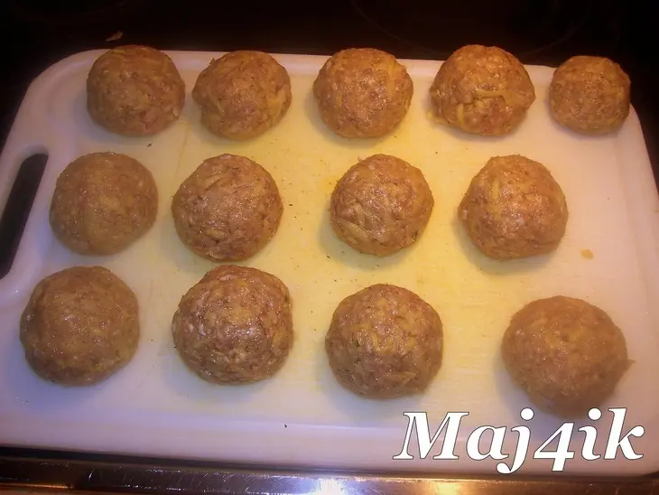 Пикантные мясные шарики-тефтельки в необычном соусе: шаг 2