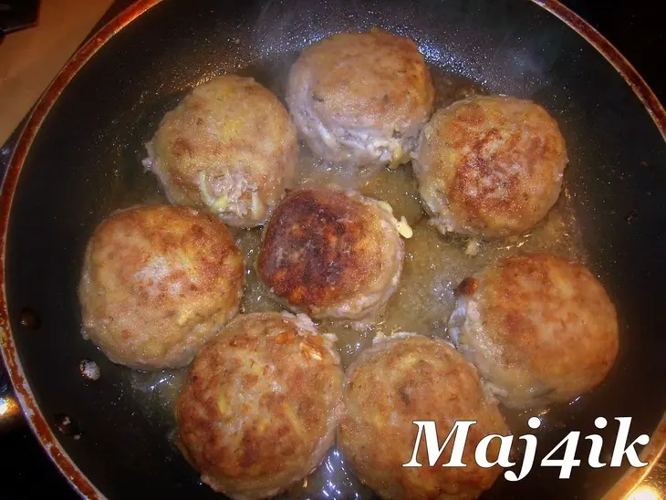 Пикантные мясные шарики-тефтельки в необычном соусе: шаг 4