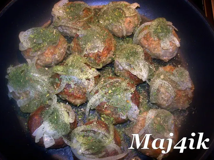 Пикантные мясные шарики-тефтельки в необычном соусе: шаг 5