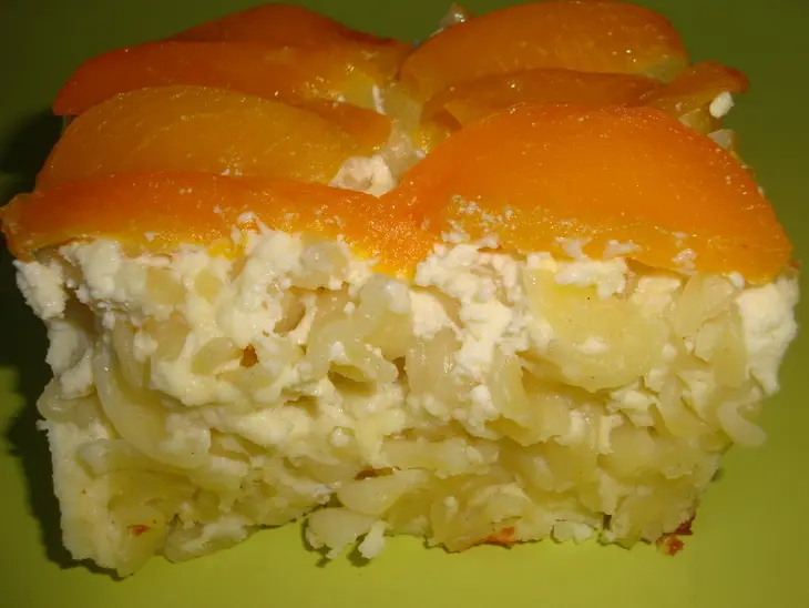 Макаронная запеканка с творогом и персиками(для малышей): шаг 3