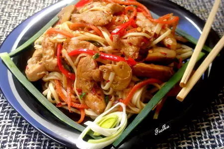 Сhicken noodles или курица с лапшой нуделс по китайски: шаг 1