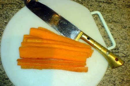 Морковь, резаная соломкой: шаг 3