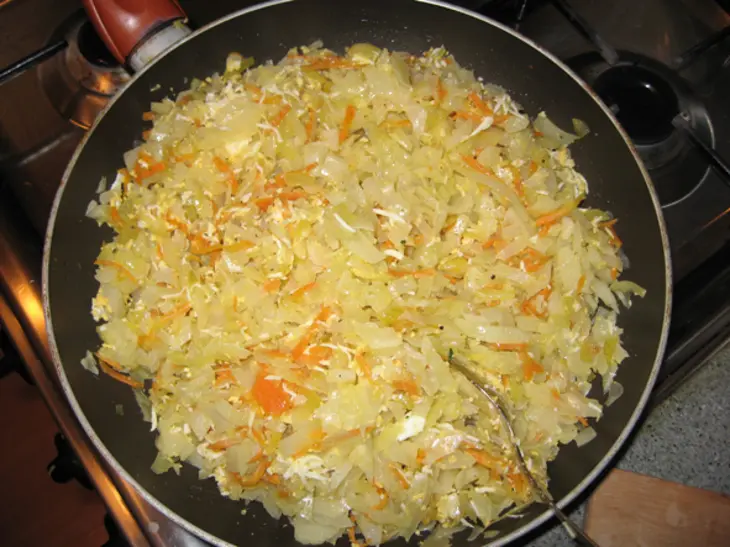Пирожки с капустой: шаг 3