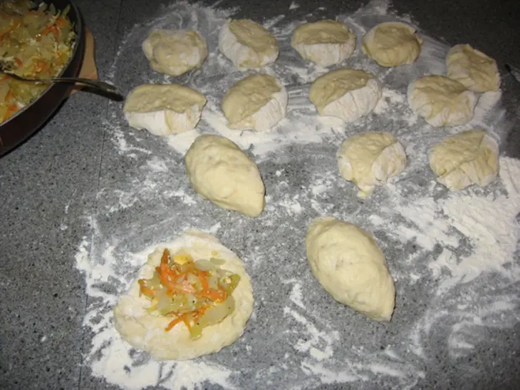Пирожки с капустой: шаг 4