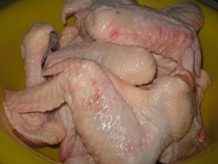 Крылышки куриные в медовой глазури.: шаг 1