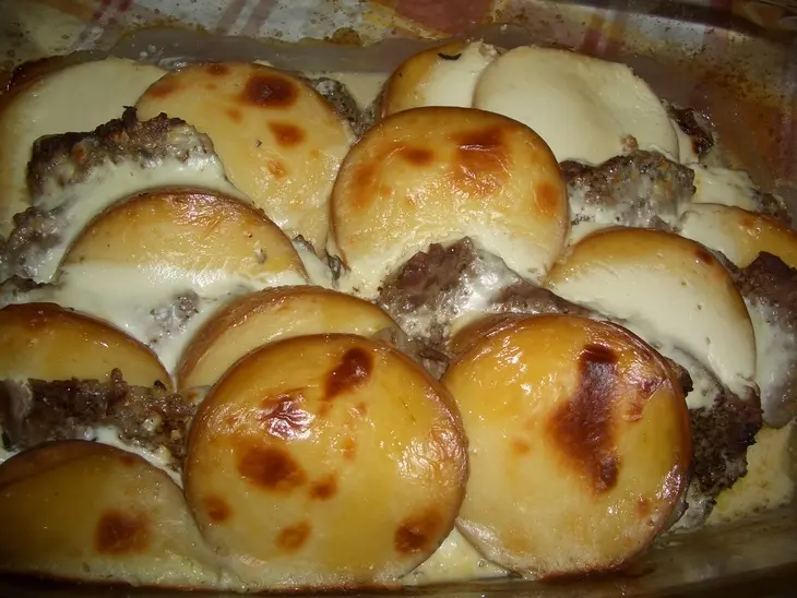 Говядина с колбасным сыром: шаг 7
