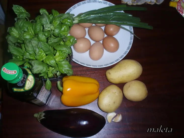Баклажанная спама и яйца с жареным картофелем: шаг 1