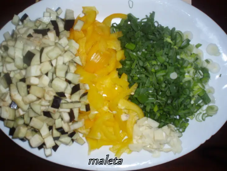 Баклажанная спама и яйца с жареным картофелем: шаг 2