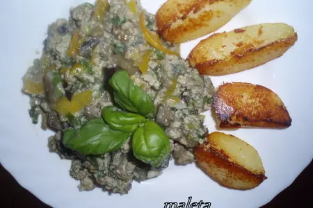 Баклажанная спама и яйца с жареным картофелем: шаг 4