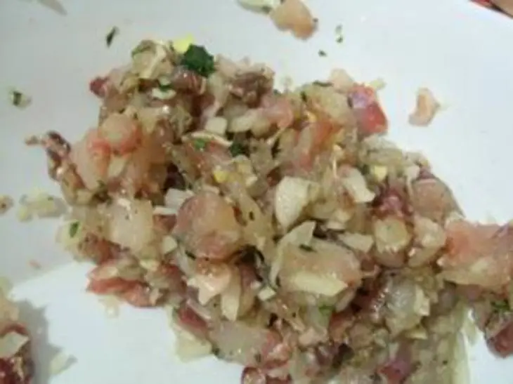 Манты с рыбой, запеченные в горшочках: шаг 1