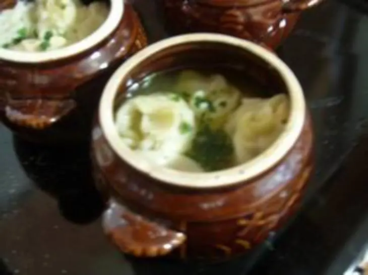 Манты с рыбой, запеченные в горшочках: шаг 3