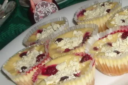 Чизкейки с белым шоколадом и клюквой: шаг 5