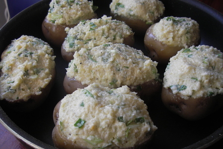 Фаршированная картошка со сметаной и зеленью: шаг 4