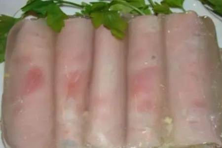 Рулетики ветчинные заливные: шаг 4