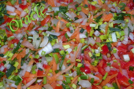 Голубцы  тридцать три богатыря  под томатно - овощным соусом.: шаг 2