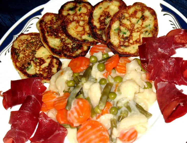 Картофельные мини-омлетики с овощами: шаг 8