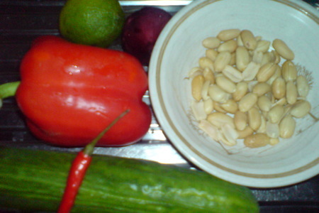 Салат из рисовой лапши с маленькими креветками: шаг 1