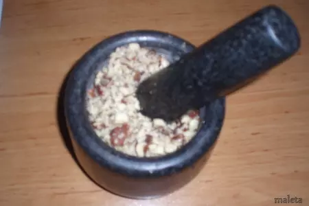 Лакомство из лесных орехов: шаг 2