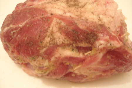 Кусок пикантного свиного  мяса запечёного в духовке: шаг 1