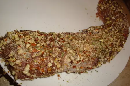 Сочное мясо в ореховой панировке: шаг 2