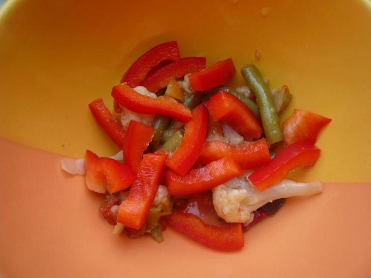 Салат с курицей, овощами и макаронами =)): шаг 2