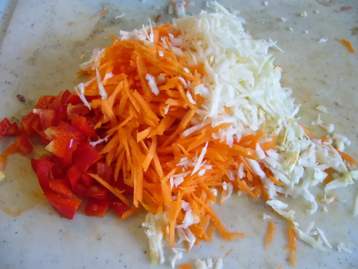 Каннеллони с квашеной капустой под томатным соусом: шаг 1