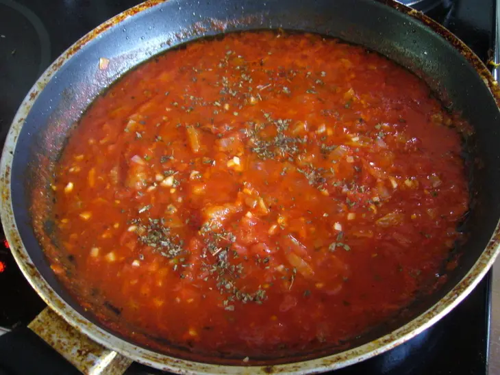 Каннеллони с квашеной капустой под томатным соусом: шаг 5