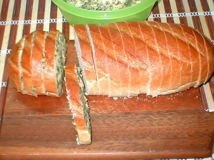 Свежий,  очень  вкусный  батон  к  утреннему  чаю: шаг 3
